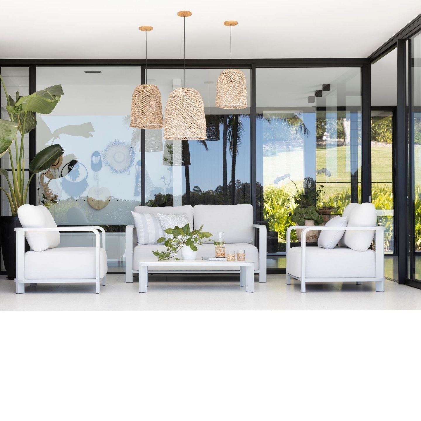 Shade Lounge Setting